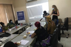 Guro-Sorenson-demonstrating-to-the-participants